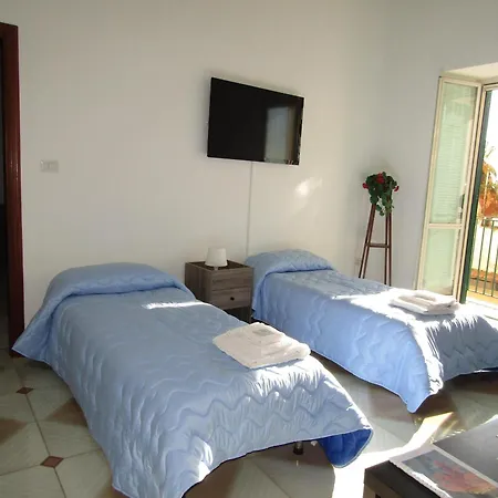 Semesterbostad #goldenhour *